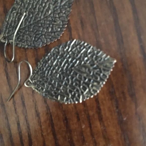 Tin Distressed Leaf Earrings - Picture 2 of 3